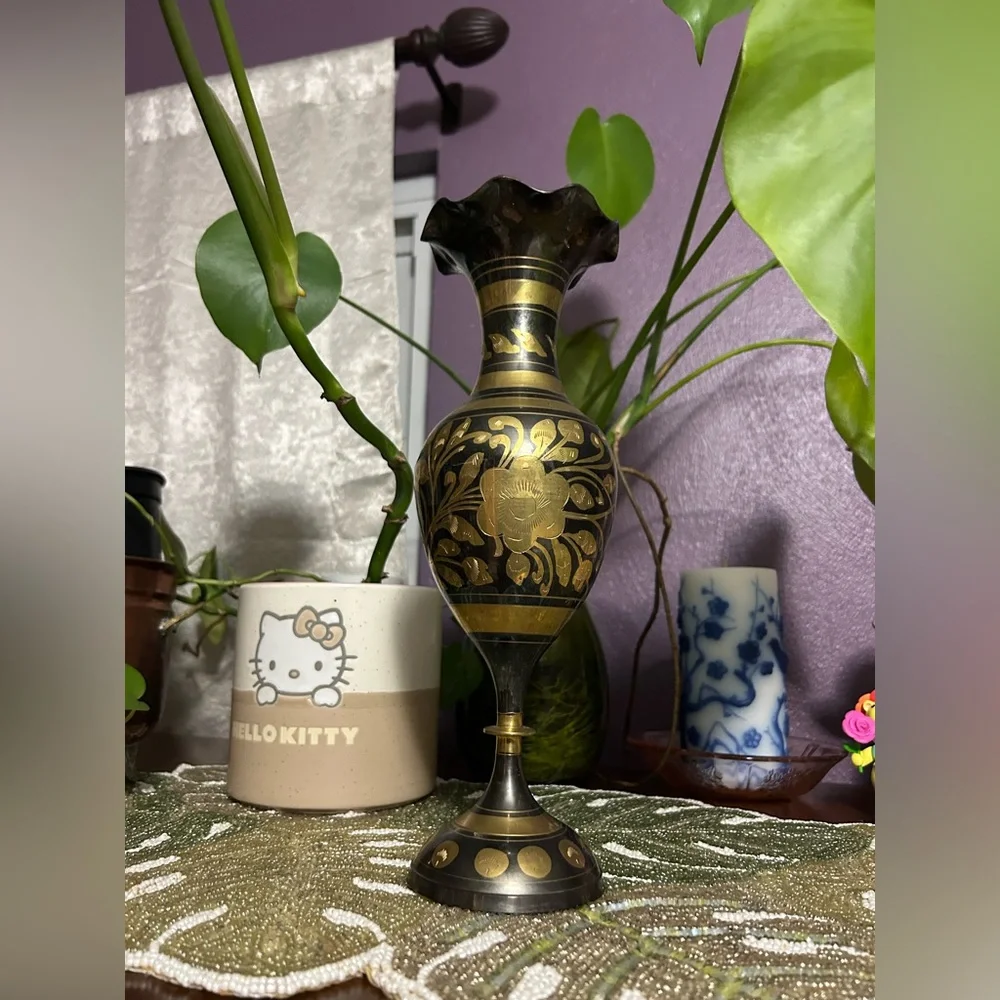 Vintage‎ Collectible Indian Brass Engraved Floral Vase 11.5 tall black whimsy